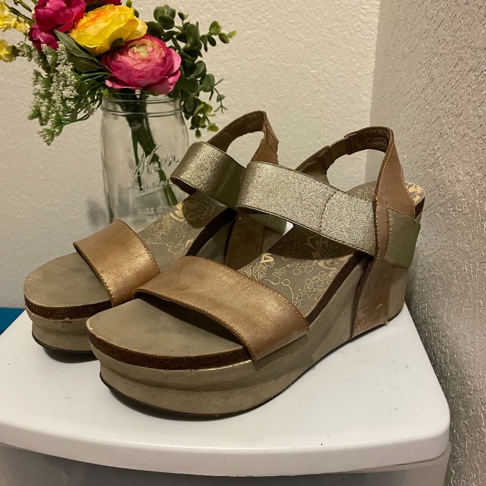 Gold 'Bushnell' Wedge Sandal